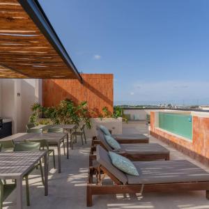Xaana Boutique Apartment with Pool Free beach club