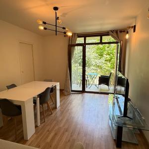 Big Apartement 20 min from beach