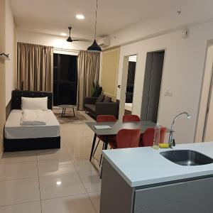 Family Suites 3B2b By Hazeline