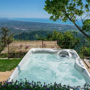 Panoramic Villa In The Hills Of Forte Dei Marmi