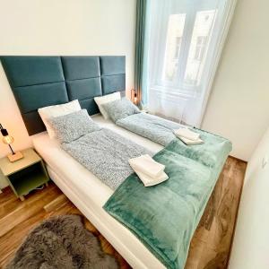 Central Premium Apartment w 2 double beds and sofabed