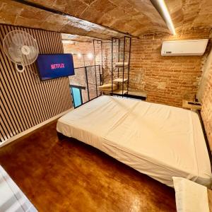 Estudio nuevo! Al lado del metro L1 L4 L5
