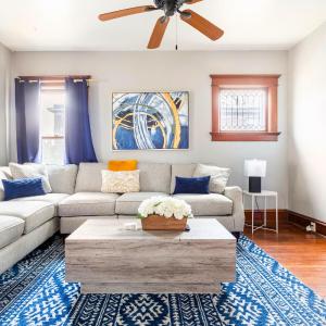 Historic Family Getaway, 5 Star Location, Royal Beds