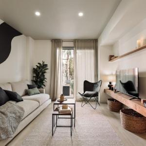 Hebron - 2 bedrooms and office in Gràcia