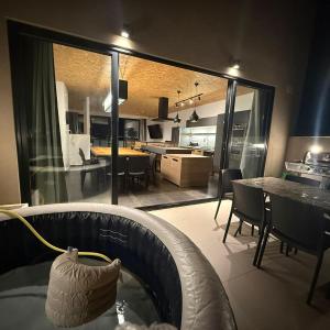 XL Sky Villa 6BR 6BATH Sea View with Hot Tub & BBQ