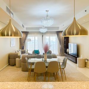 Bespoke Holiday Homes - Spacious 2BR Luxury Apartment with Stunning Palm Views, Balqis