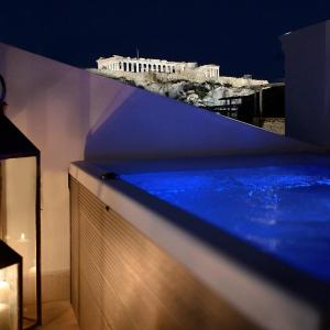 Luxury Athens Apartment 2 Bedrooms Apartment Mavis Spacious Terrace With Hot Tub And Stunning City Views Athinaidos