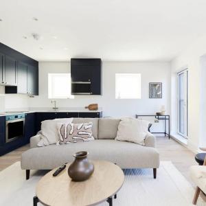 The Wembley Park Sanctuary - Stunning 2BDR Flat with Balcony