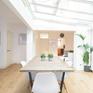 The Harrods Mews - Modern 4BDR with Rooftop Terrace