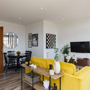 The Harlesden Classic - Lovely 2BDR Flat with Balcony