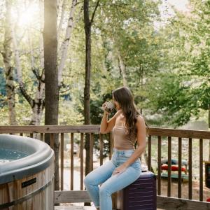Treehouse Duo Lakefront 2 Private Hot Tubs