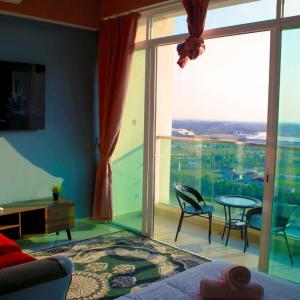 Cool Sunset studio Netflix wifi balcony2free park