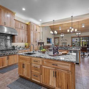 Executive 8BR 8 BA Luxury Lodge Home that Sleeps 20