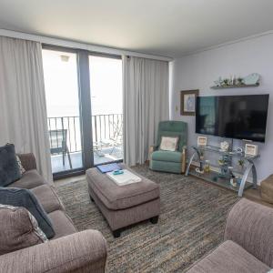 ROYAL GARDEN RESORT 415 condo