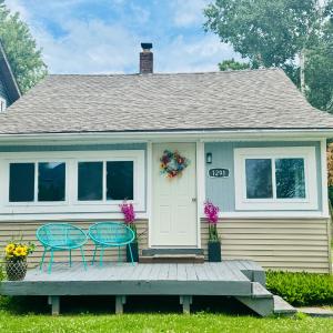 Charming Walled Lake MI Cottage