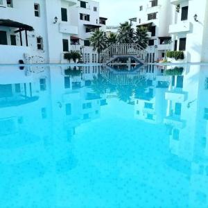 Appartement dans une résidence fermée 200 m de la plage piscine parking 84m 2 chambres 2 salle de bain terrasse