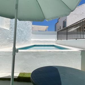 Apartamento nuevo con piscina en el centro 
