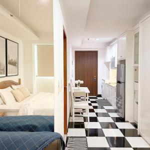 Studio apt 65inch TV in Kemang Mall