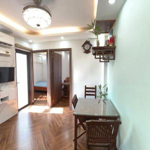 2BR Getaway By Train Street