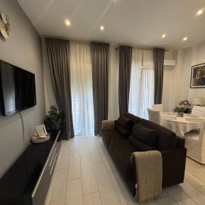 Junto al Paseo de la Castellana y Bernabéu, 6 pax