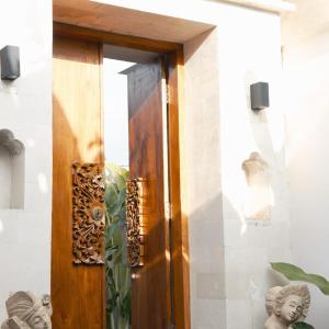 Elmos House 1 - Stylish Private 2BR Villa with Pool in Canggu