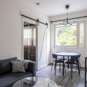 Quiet two-room apartment near the subway and the sea
