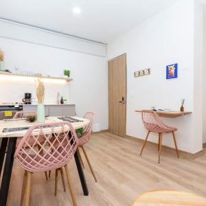 Spacious Apt -Laureles -AC -Smart Lock- WiFi