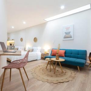 Large Apt-Laureles-Smart Lock-AC-Laundry Service