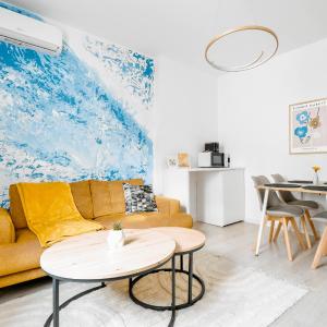 2 Private Suits - Art, Location, Quiet, Balconies