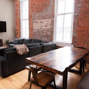7 Beds off Georgia Street Near Convention Center