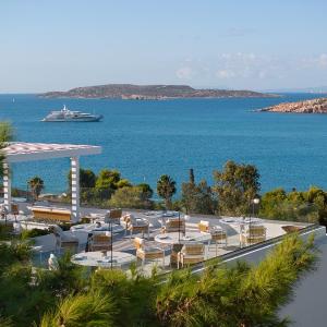 The Roc Club, A Hotel to Live
