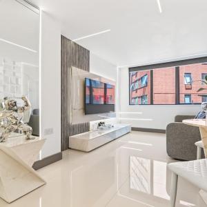 Luxury City Apartment, Walk to O2 Academy & Bullring, Sleeps 4