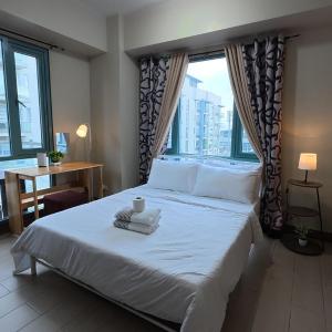 Restful Layover Condo Across NAIA3