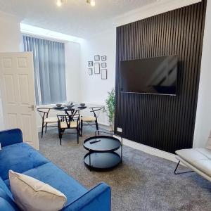 2BR-NearCityCentre-WiFi-Parking-Garden