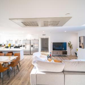Modern Private Ensuite Room near USC