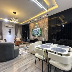 Damsel luxury apartment