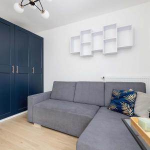 2-Bedroom Apartment with Balcony & Parking in Cracow by Noclegi Renters