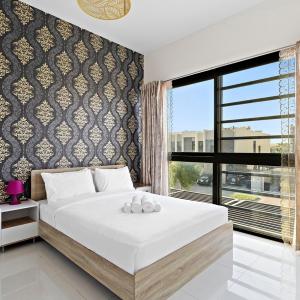 Luxurious 3-Bedroom Villa with Private Garden
