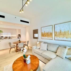 Luxe 2br With Fast Wi-fi Parking, Gym And Pool!