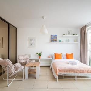 Liwiecka Bright Studio by BookingHost