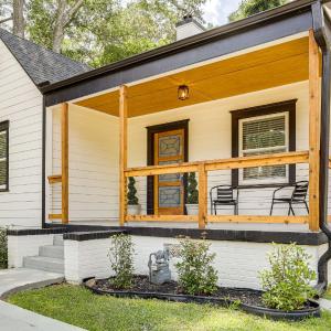 4 Mi to Int’l Soccer & Dtwn Fun: Modern ATL Home