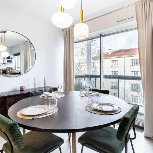 GuestReady - Chic Retreat with Balcony for 2