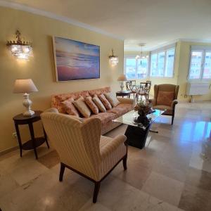 Acogedor y familiar apartamento frente al mar
