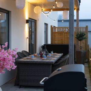 Bright Ground Floor Corner Home with Cozy Outdoor