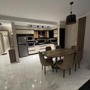 4 beds apt in Stone Residence compound