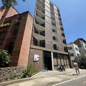 Apartamento con excelente ubicación, Laureles
