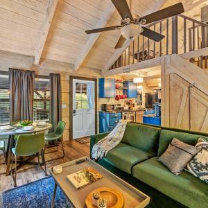 Unique Charm, Central Location, Hot Tub, Games