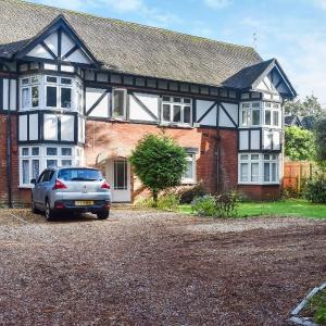 Flat 2, Langtry Apartment