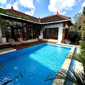 Villa Umawake bungalows by Fave Jaya Residences