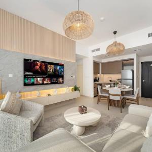 Mahogany - Walk to Burj Khalifa and Dubai Mall - 1BR 4 Guests